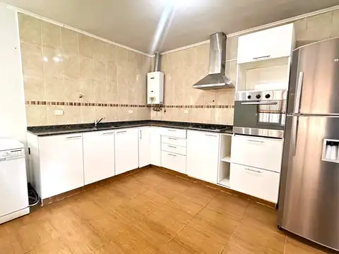 Oficina 3 ambientes con 2 baños