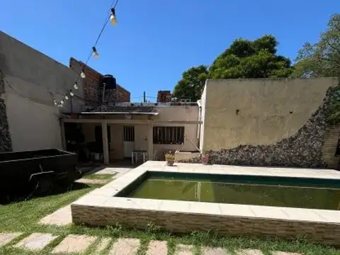 Casa 6 ambientes con 1 baño