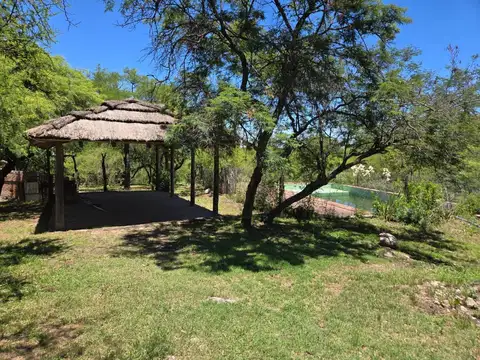 EXCELENTE CASA - GRAN PARQUE - PISCINA - QUINCHO