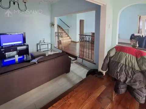 Casa en Alquiler con 1 cochera