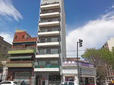Departamento 1 ambientes al contra-frente. Alquiler en Villa Pueyrredón