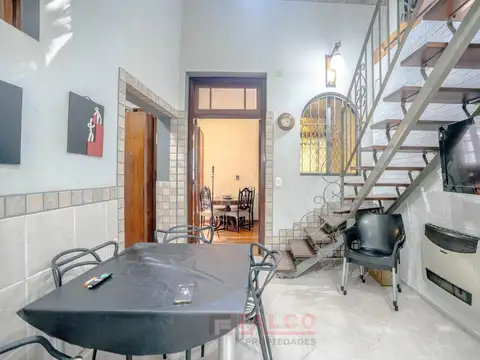 Depto Tipo Casa 4 ambientes con 2 baños