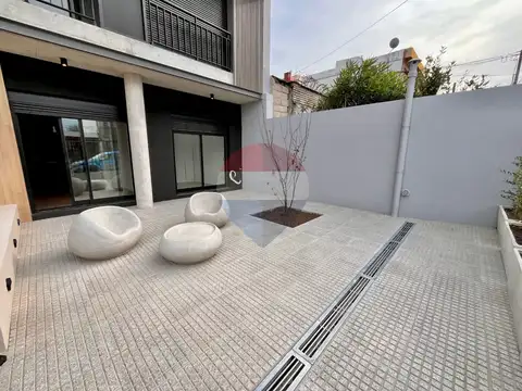 VENTA APARTAMENTO UN DORMITORIO Y PATIO EN BUCEO