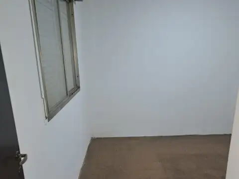 Alquiler de departamento 2 ambientes con patio en Wilde