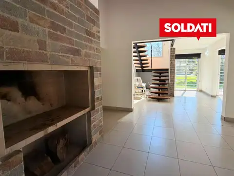 Casa 4 ambientes con 2 baños