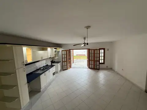VENDE CASA de 3 DORMITORIOS EN LA CALERA MAS LOCAL