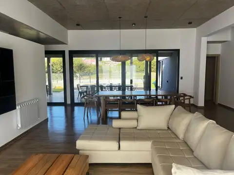 Casa en Venta en Costa Esmeralda, USD 399.000