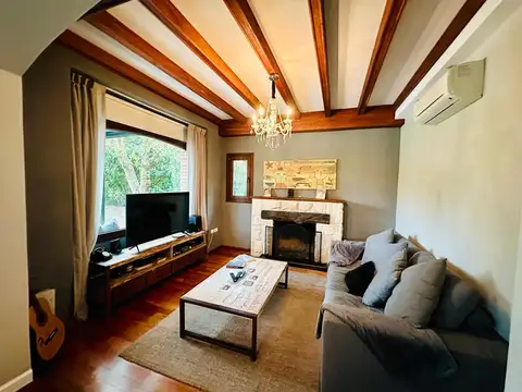 Casa en Venta con 6 cocheras