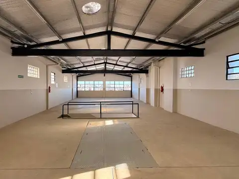 VENTA GALPON INDUSTRIAL/COMERCIAL DE 4 PLANTAS, MONTE CASTRO