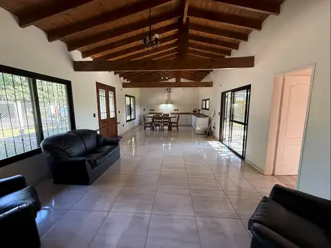 Casa 4 ambientes con 1 baño