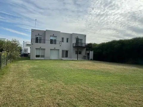 CASA A LA VENTA EN SAN MATIAS AREA 5