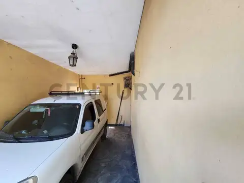 Casa en Venta con 4 cocheras
