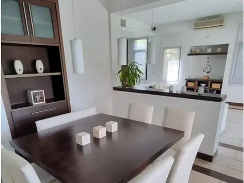 Casa en Venta al Este