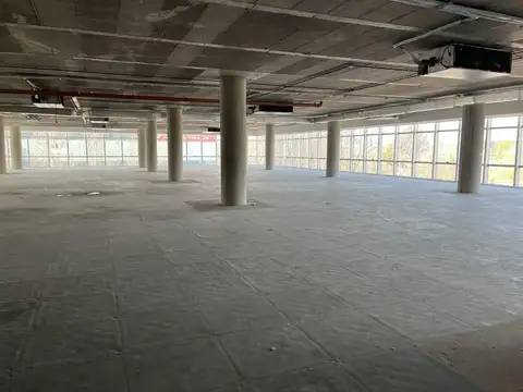 Oficina en Alquiler con 89 cocheras