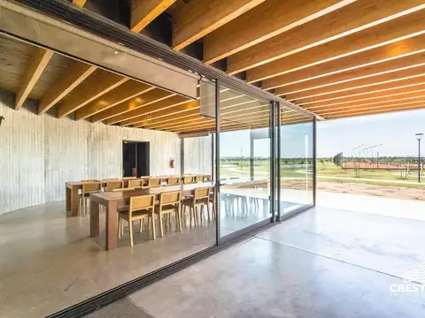 Casa 7 ambientes con 2 baños