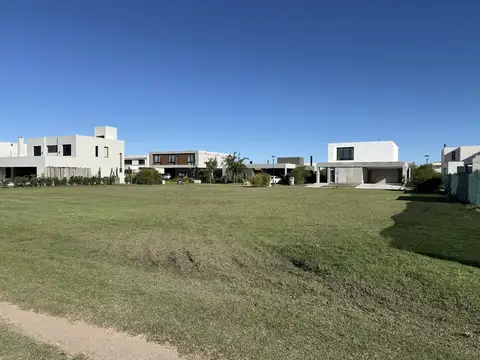Terreno en Venta 20  mts Frente