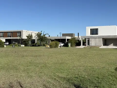 Terreno en Venta 40  mts Fondo