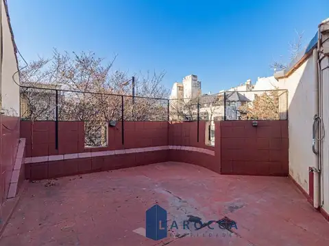 CASA - VENTA - COLEGIALES - 4 DORMITORIOS - TERRAZA - A REFACCIONAR
