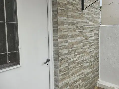 Depto Tipo Casa en Alquiler en Carapachay, $ 550.000