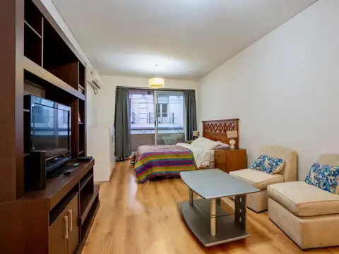 Monoambiente con balcón y amenities en venta en Monserrat