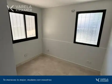 Depto Tipo Casa en Alquiler con 1 cocheras