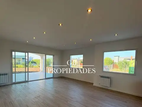 Venta de Casa 5 Ambientes en San Ramón, Pilar