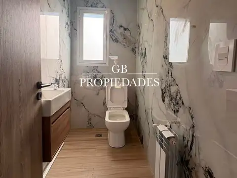 Casa 5 ambientes con 3 baños