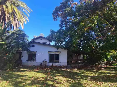 CASA EN VENTA. B EL TATO. GRAN LOTE. PERMUTA.