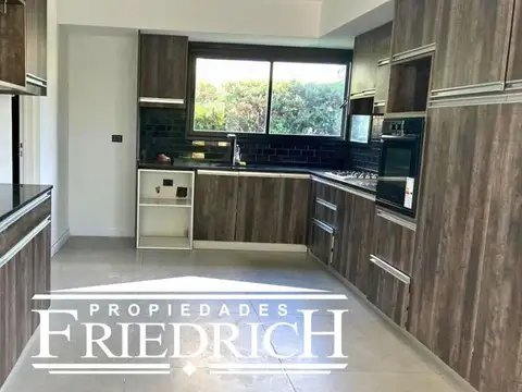 Casa en Alquiler de 4 dormitorios