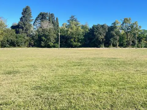 San Benito, Calle 129 Perito Moreno e/ Calle 240 y Calle 246