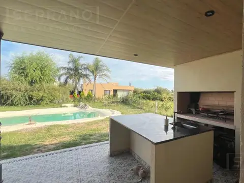 Casa 5 ambientes con 3 baños