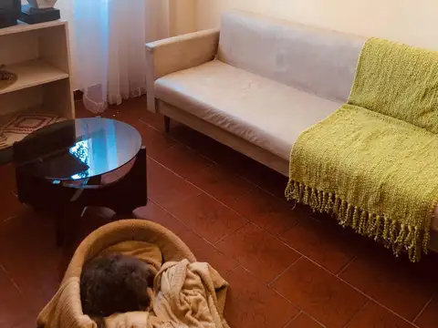 DEPTO A 1 CUADRA DE PEATONAL Y 2 DE LA PLAYA