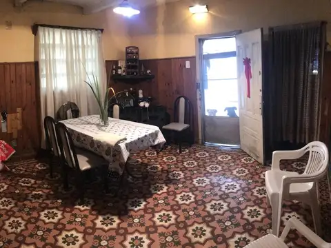 Casa 3 ambientes con 1 baño