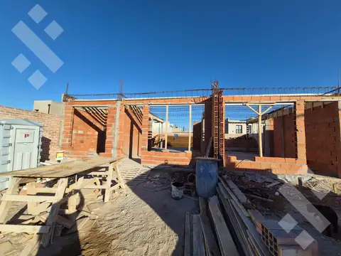VENTA Duplex (EN POZO) 3 dorm   estudio   pileta en pozo. B° Las Calandrias - Cipolletti