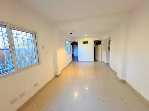 Depto Tipo Casa en Venta en San Isidro Vías / Rolon, USD 164.000