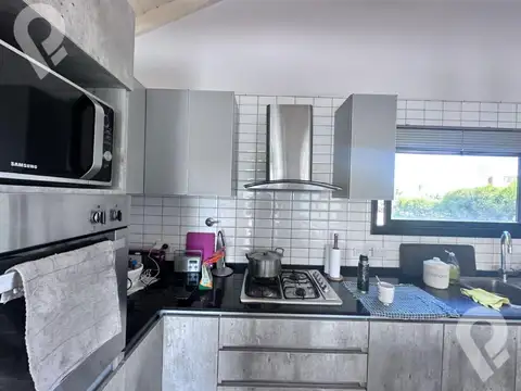 Casa 7 ambientes con 4 baños