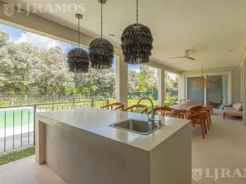 Casa en Pilará - Tilbury- Venta  - 5 dormitorios - Con Financiación