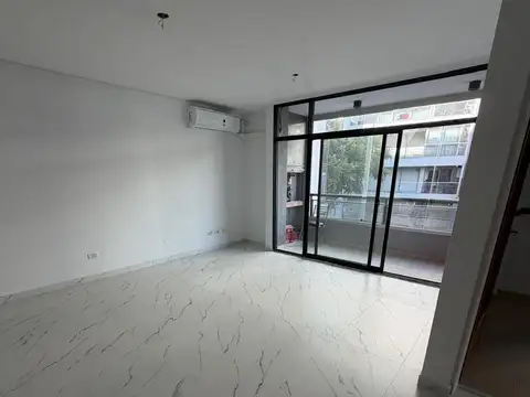 Amplio y luminoso piso con cochera en olivos