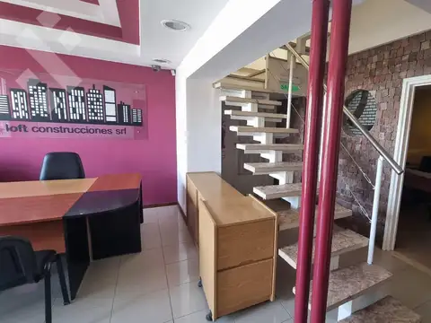OPORTUNIDAD - Venta Oficina + 3 departamentos  - calle  Richieri al 500