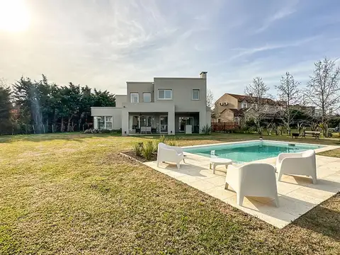 Casa en Venta Estancias del Pilar -  4 dormitorios