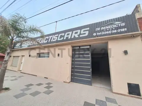 Venta de amplio galpón/local en Necochea