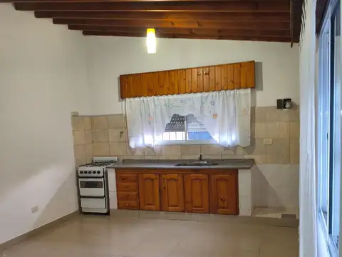 CASA 2 AMBIENTES EN ALQUILER VILLA BALLESTER