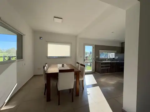Casa en Alquiler de 3 dormitorios
