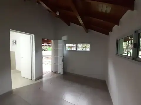 Ignacio Canal 1515 e/ Pasaje Los Pájaros y Tatay