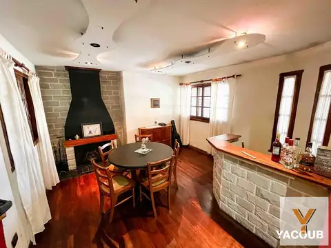 Casa en venta - 3 Dormitorios 3 Baños - 267mts2 - Cochera - Tolosa