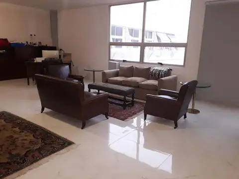 Oficina Monoambiente con 8 baños