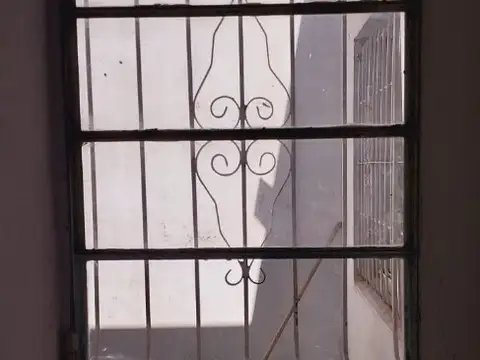 Ph de 3 ambientes con patio independiente.