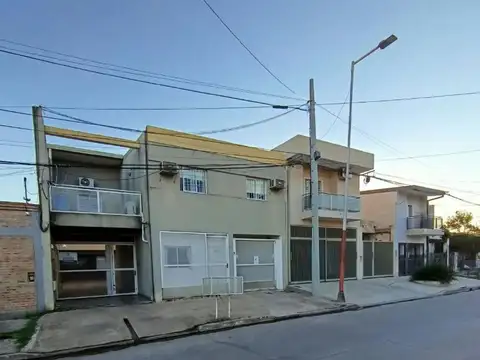 Alquilo Departamento 2 dormitorios con cochera C.Gardel 365