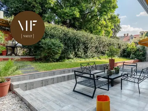 Único  Espectacular departamento con gran jardín propio, cochera y baulera.