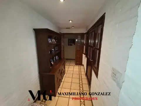 Casa en Venta con 4 cocheras